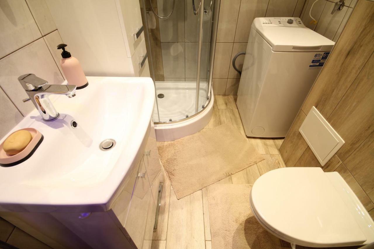 Studio Flat Grunwaldzka Up To 2Persons+1 Wroclaw Ngoại thất bức ảnh